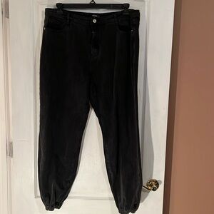 🌞3/$25  Missguided jeans